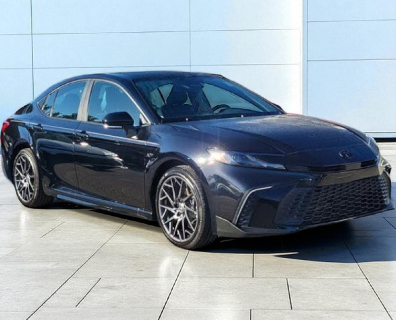 2025 Toyota Camry SE FWD