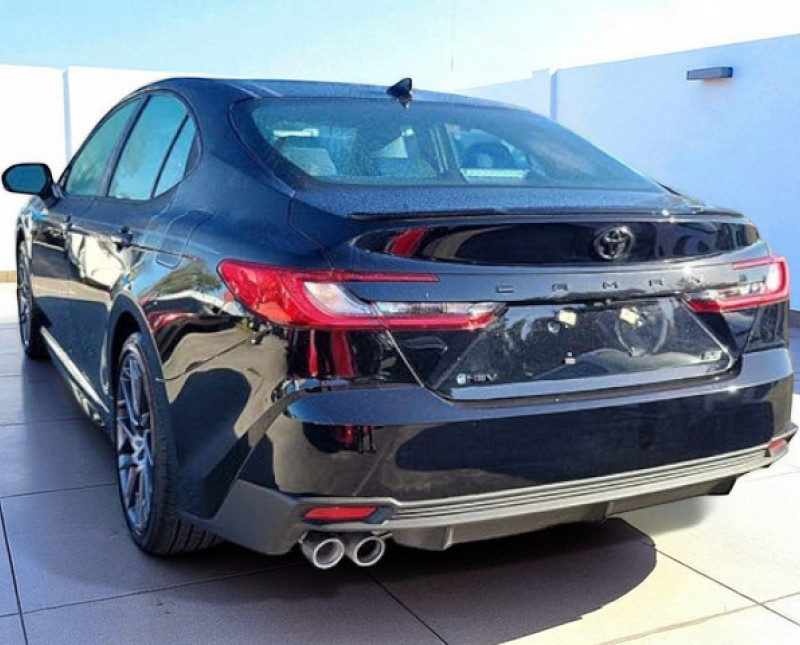 2025 Toyota Camry SE FWD