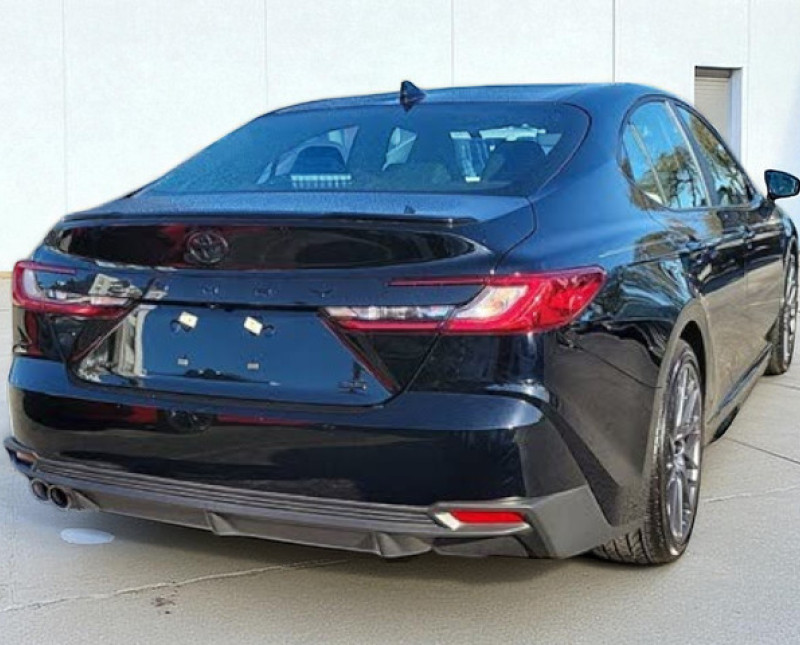 2025 Toyota Camry SE FWD