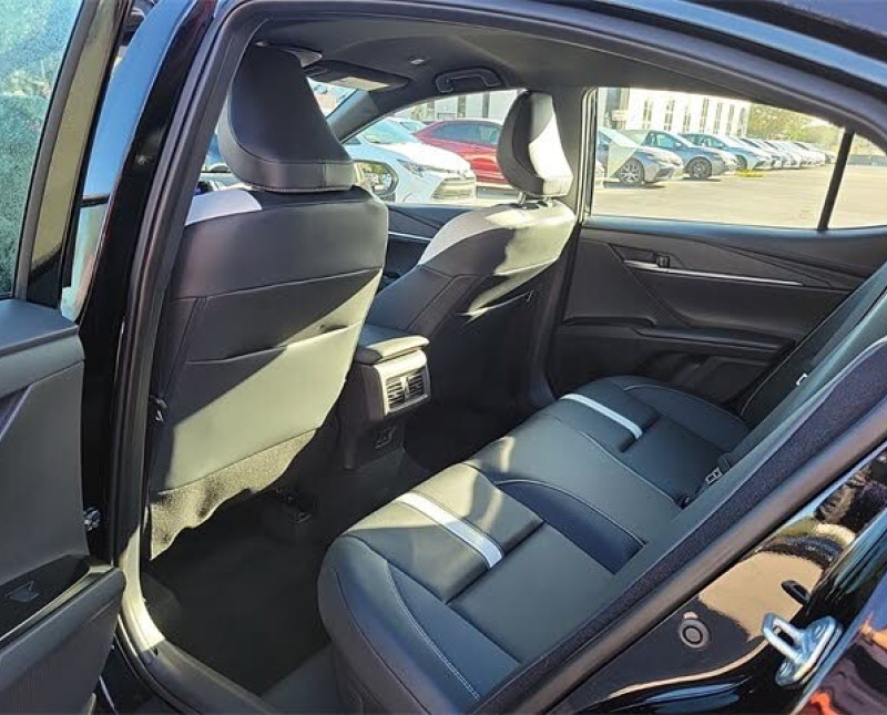 2025 Toyota Camry SE FWD