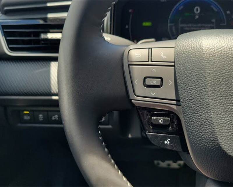 2025 Toyota Camry SE FWD