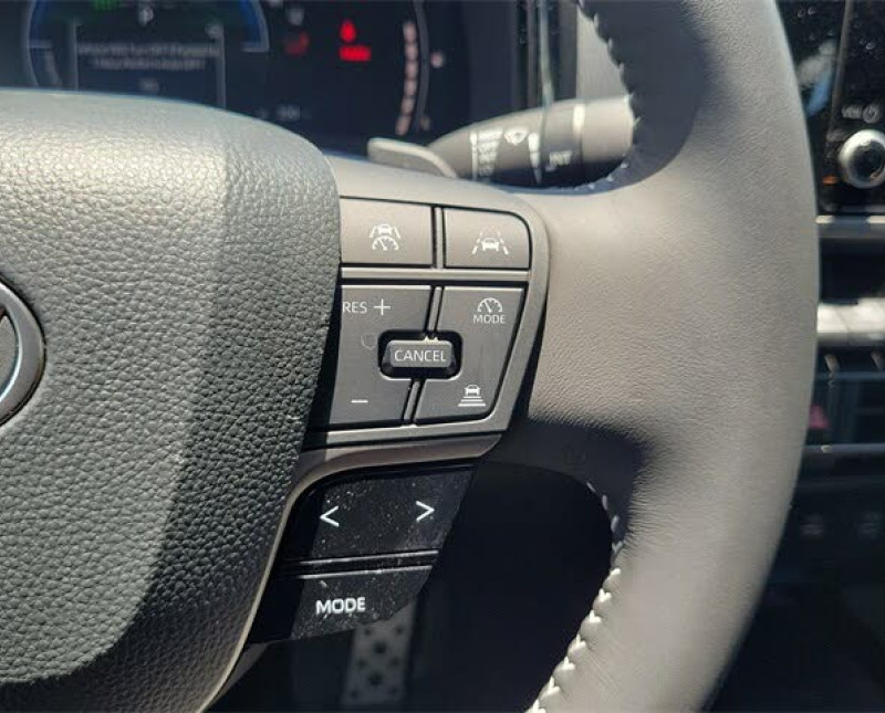 2025 Toyota Camry SE FWD