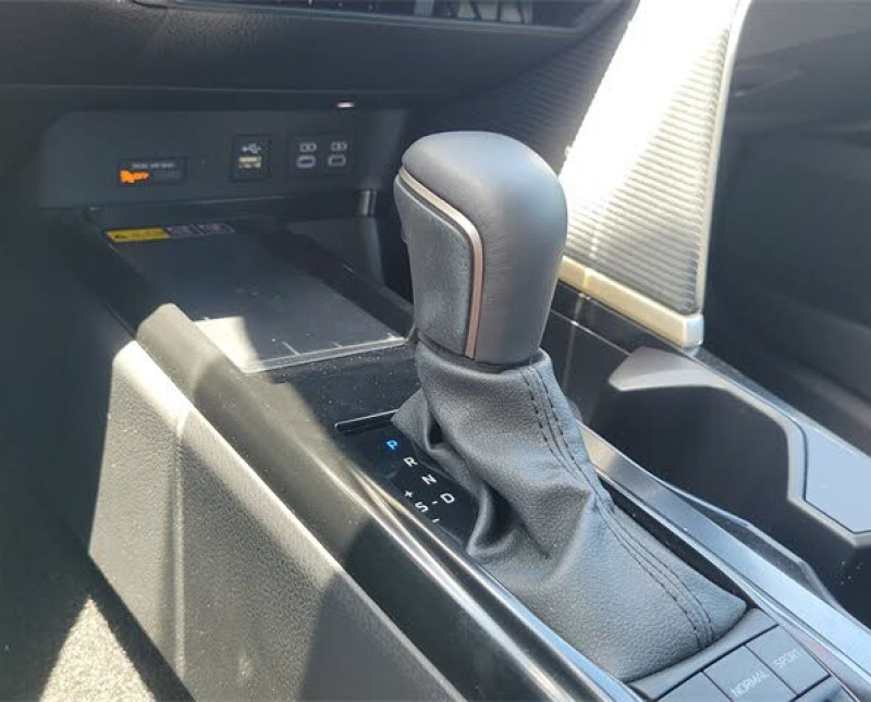 2025 Toyota Camry SE FWD