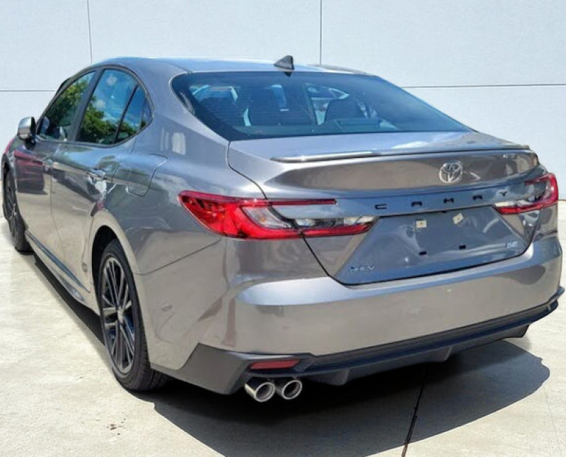 2025 Toyota Camry SE FWD