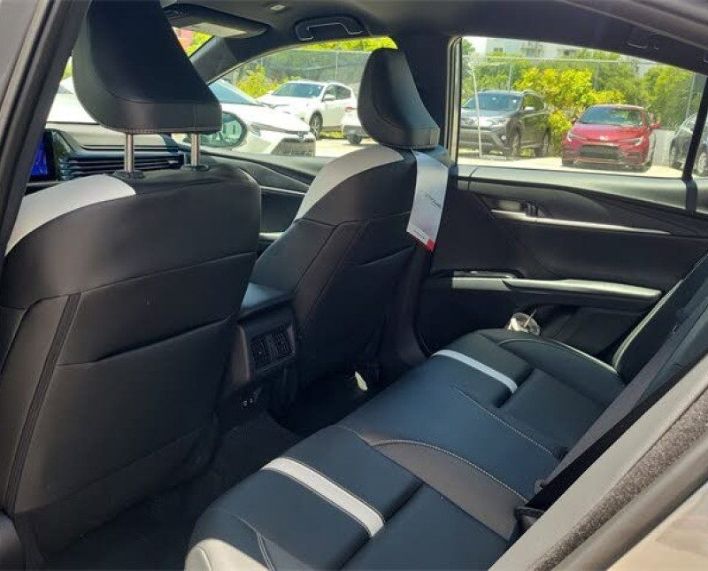 2025 Toyota Camry SE FWD