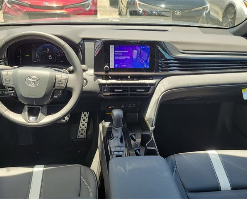 2025 Toyota Camry SE FWD